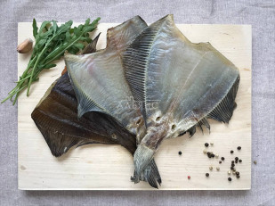 Горбуша стейк: Камбала камчатская вяленая без икры