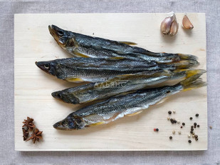 Горбуша стейк: Корюшка вяленая без икры