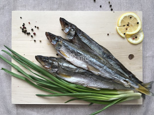 Горбуша стейк: Корюшка вяленая с икрой