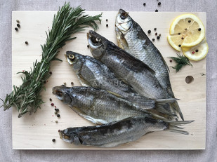 Кальмар со вкусом краба по-шанхайски: Вобла вяленая астраханская крупная