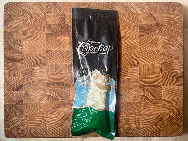 Сыр 100 гр ГОРНЫЙ СЫРОВАР (Косичка с укропом и чесноком) в Долгопрудном